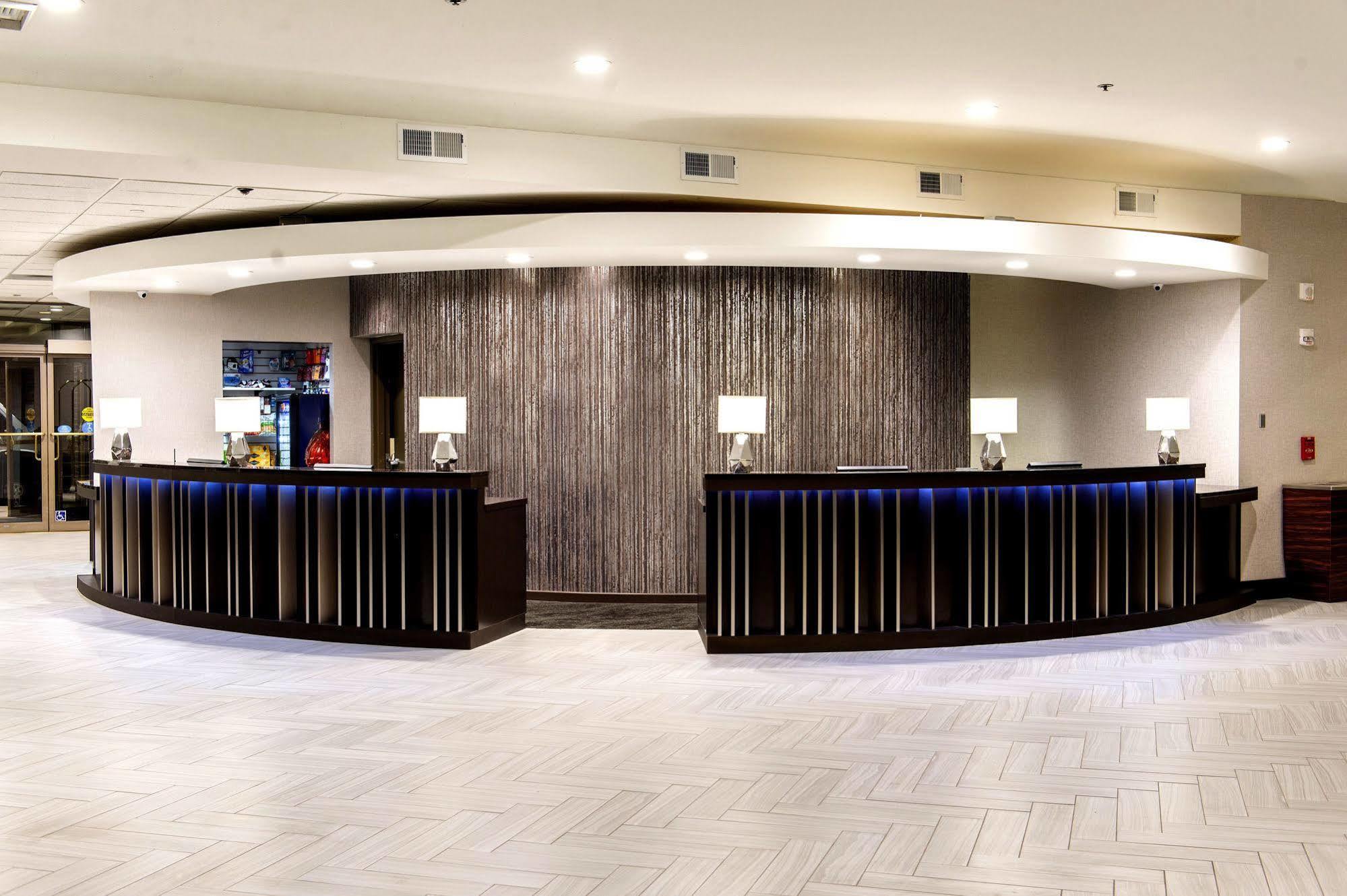 The Madison Concourse Hotel Exterior foto